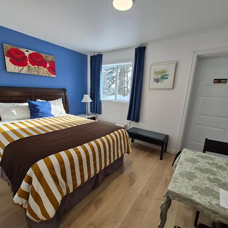 Motel Le Radisson De Val-David Luaran gambar